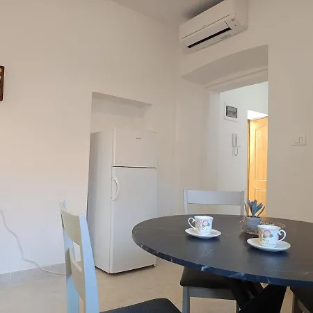 Ascent Studio, Center 아파트